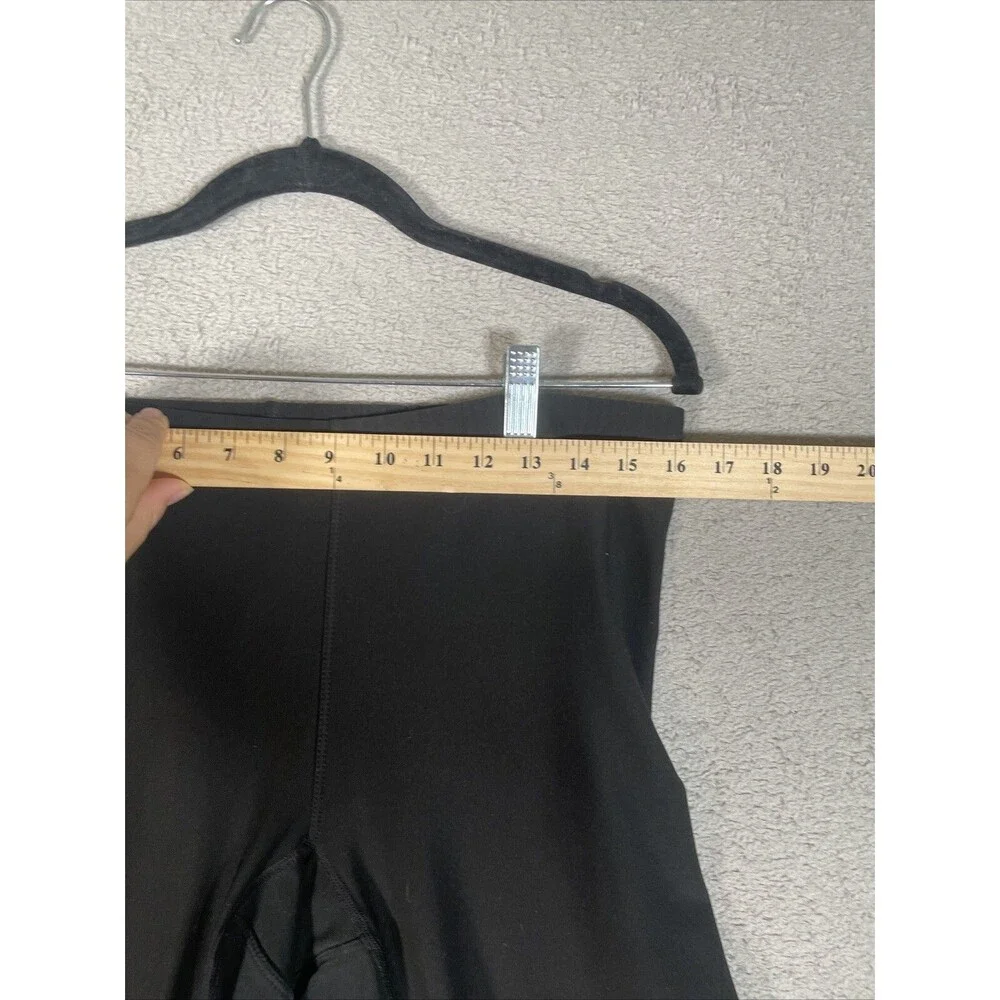 Women’s Nike‎ Capri Joggers Size Medium Dri Fit Black Pants Athleisure Work Out